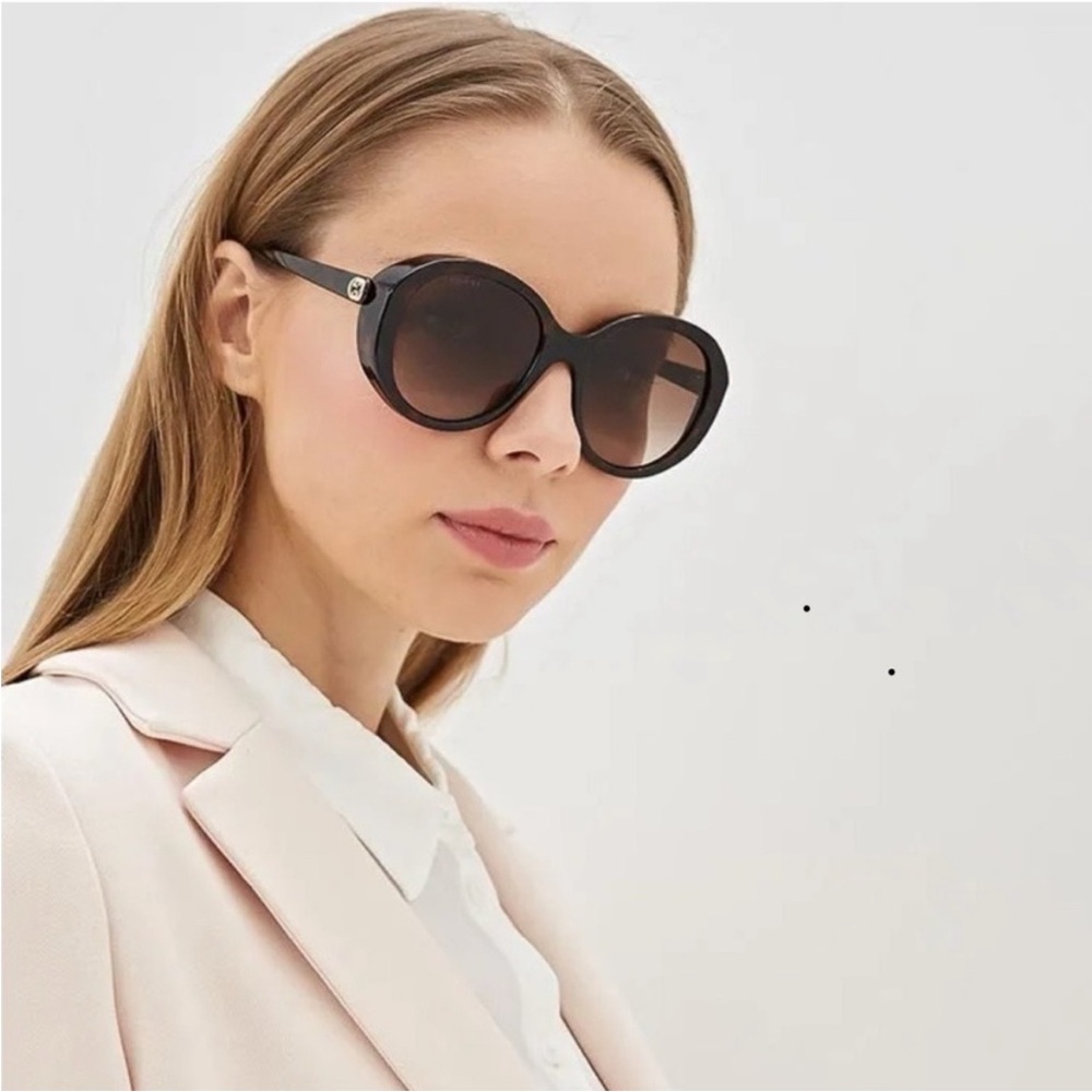 Gucci GG0367S oversized round Sunglasses with bees on end. Sold with case.
